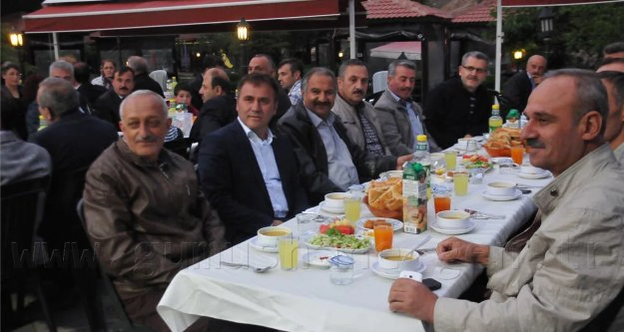Başkan Çimen, muhtar ve STK'larla iftarda buluştu