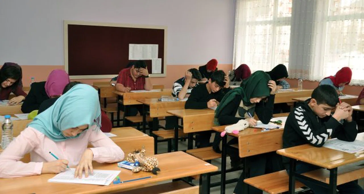 Gümüşhane’de TEOG Sınavı Sorunsuz Bir Şekilde Tamamladı