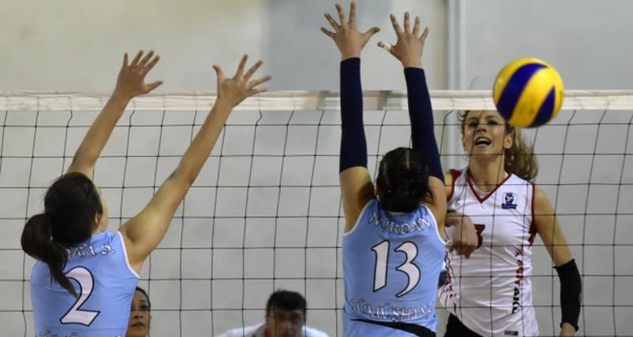 Gümüş Kızlar liderden 1 puan aldı: 2-3