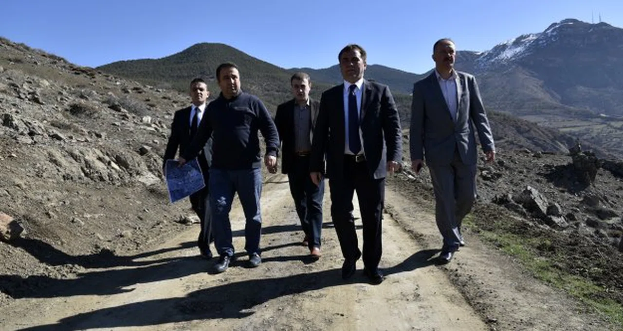 Başkan Çimen, TOKİ uzmanları ile konut alanını inceledi