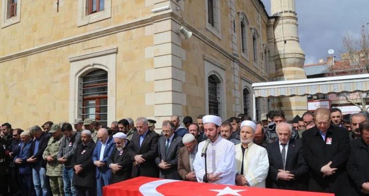 Gümüşhane Bayburtlu şehidini yalnız bırakmadı