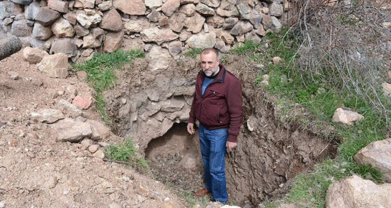 Gümüşhanevi'nin mahallesi define avcılarının istilasına uğradı