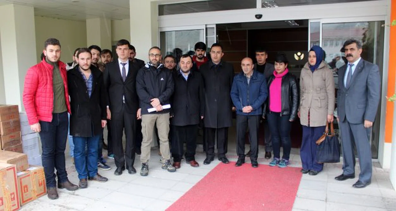 Üniversiteli gençlerden güvenlik güçlerine yarım ton pestil-köme