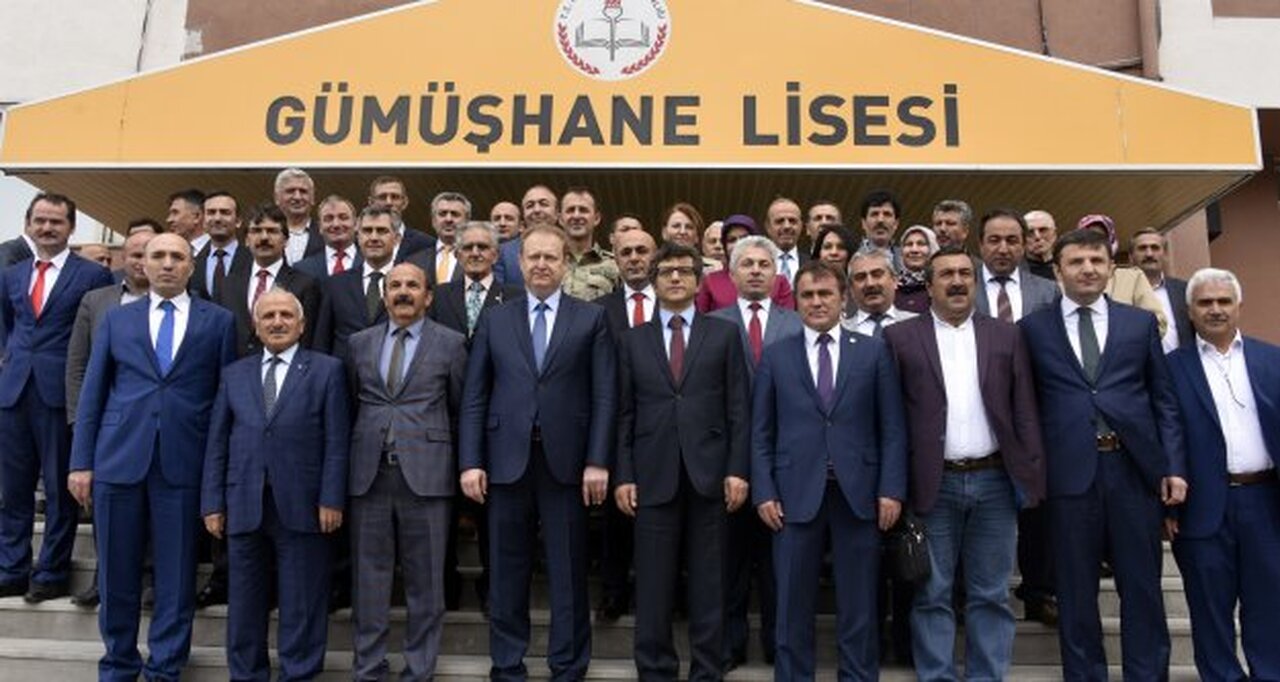 Gümüşhane Lisesinde Hasan Nuri Yaşar Kütüphanesi Açıldı