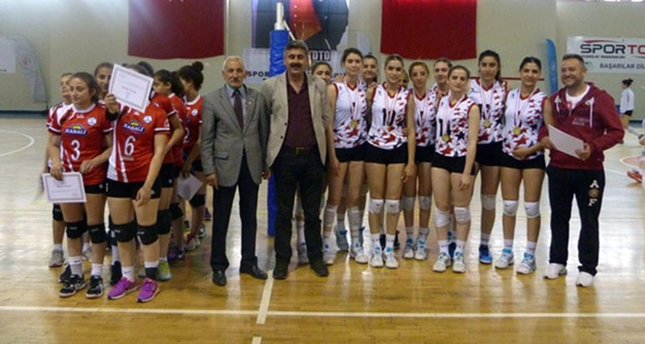 Voleybol Yarı Final Grup Müsabakaları Sona Erdi