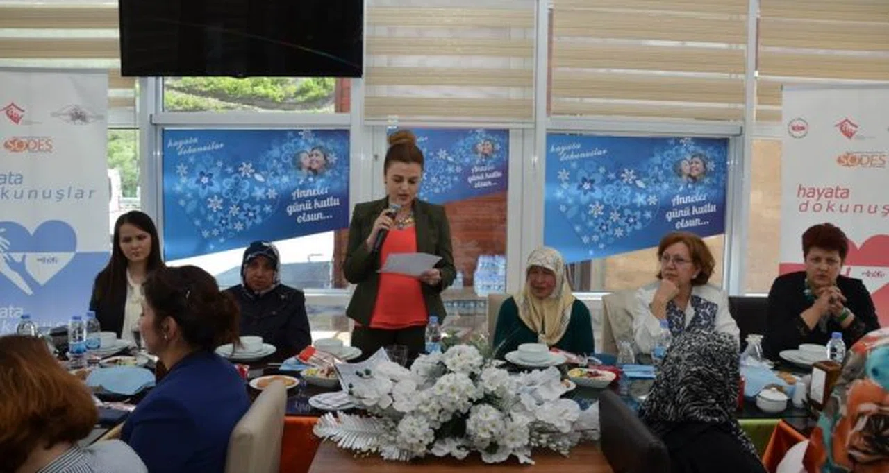 Hayata Dokunuşlar’dan Anneler Günü Programı