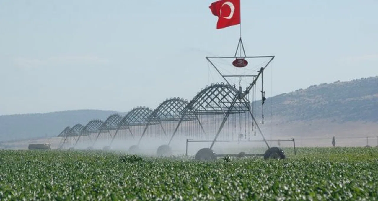 Tarlasına modern sulama yaptırana yüzde 50 hibe