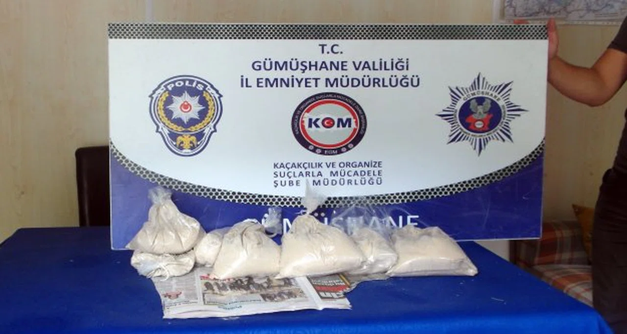 Gümüşhane’de araç aküsünde 5 kilo eroin ele geçirildi