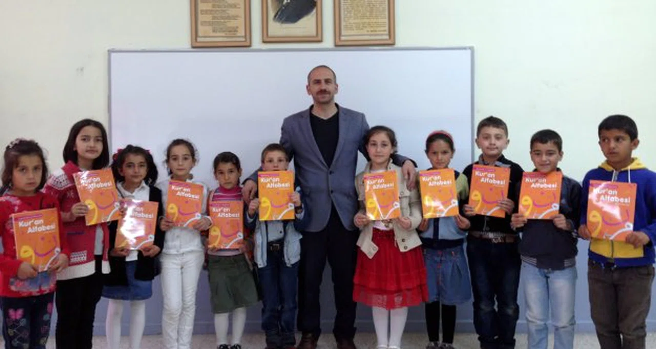 Semerkand Vakfından anlamlı karne hediyesi