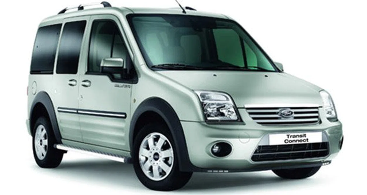 Torul'da bir araç gasp edildi