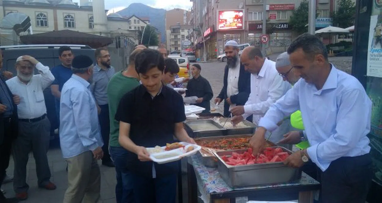 Beşir Derneğinden iftar programı