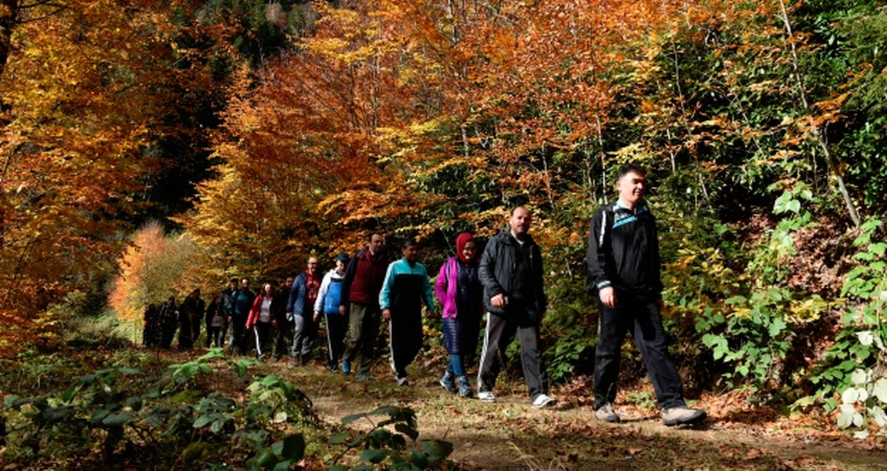 Gümüşhaneli dağcılardan en güzel sonbahar yürüyüşü