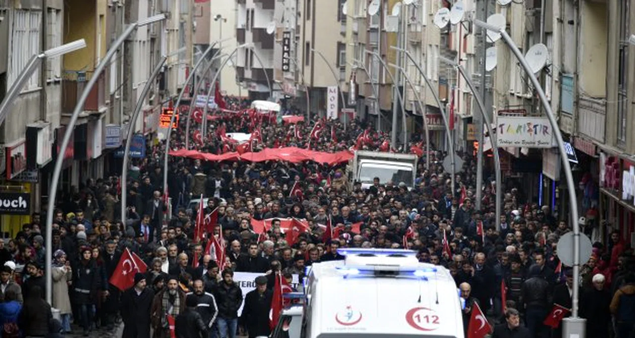 Gümüşhane'de 10 bin kişi terörü lanetledi