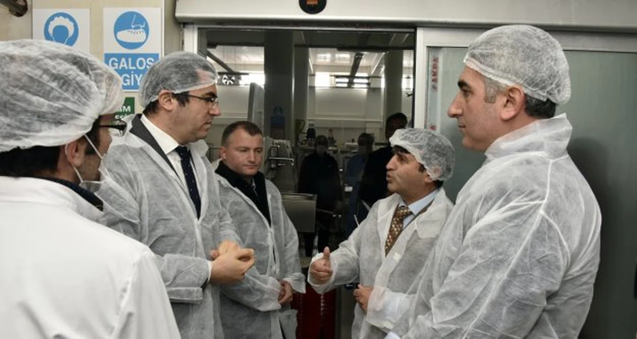 Vali Memiş, katkısız yoğurt ve peynir üretimini inceledi