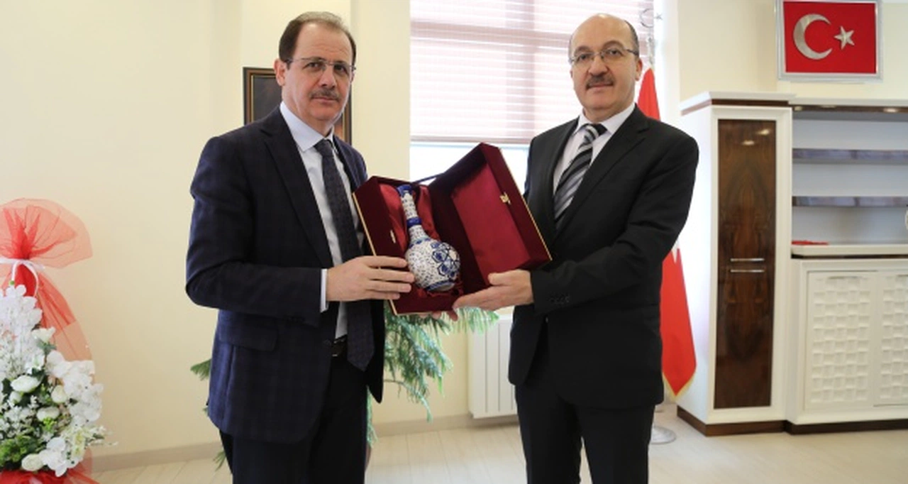 Gümüşhaneli Rektör’den Gümüşhane Rektörüne ziyaret