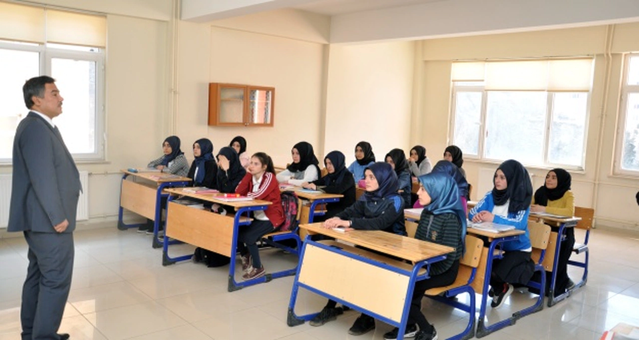 Kız Anadolu İmam Hatip Lisesi yeni binasına taşınacak