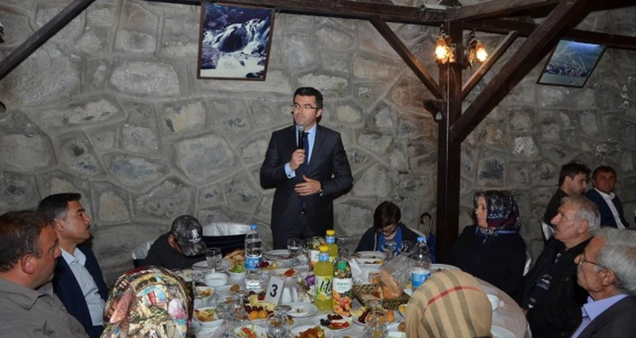 Vali Memiş iftarda şehit aileleri ve gazilerle bir araya geldi