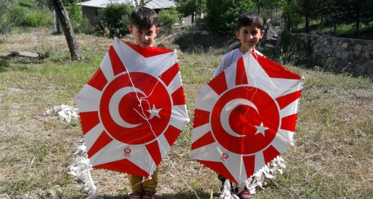 Yağlıdere’de bir ilk: Çocuklar uçurtma şenliğinde coştu