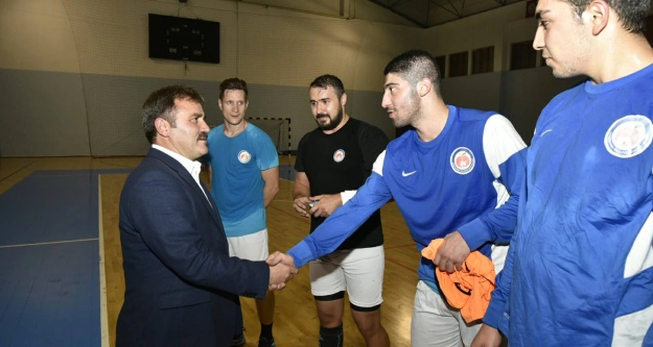 Başkan Çimen'den hentbol takımına ziyaret