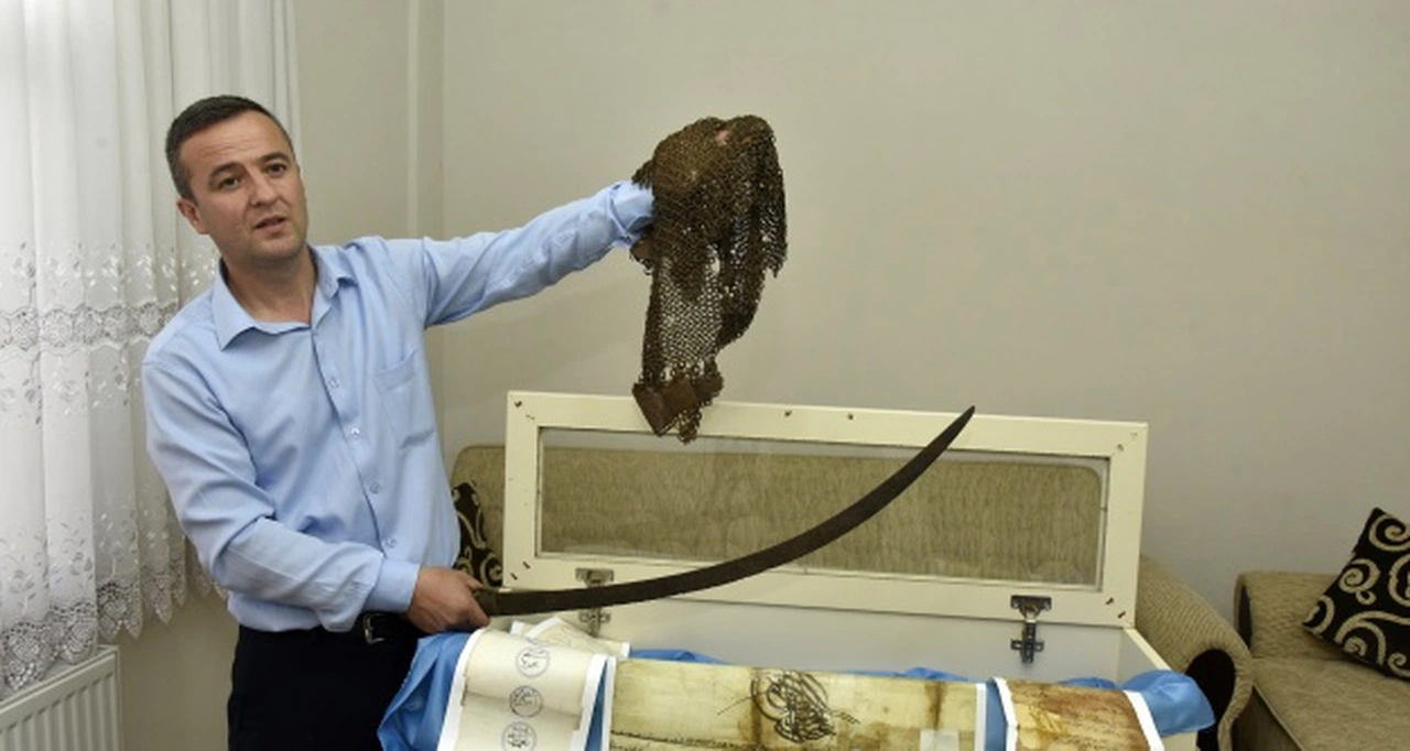 Bu kılıç ve zırh gömleği 700 yıllık