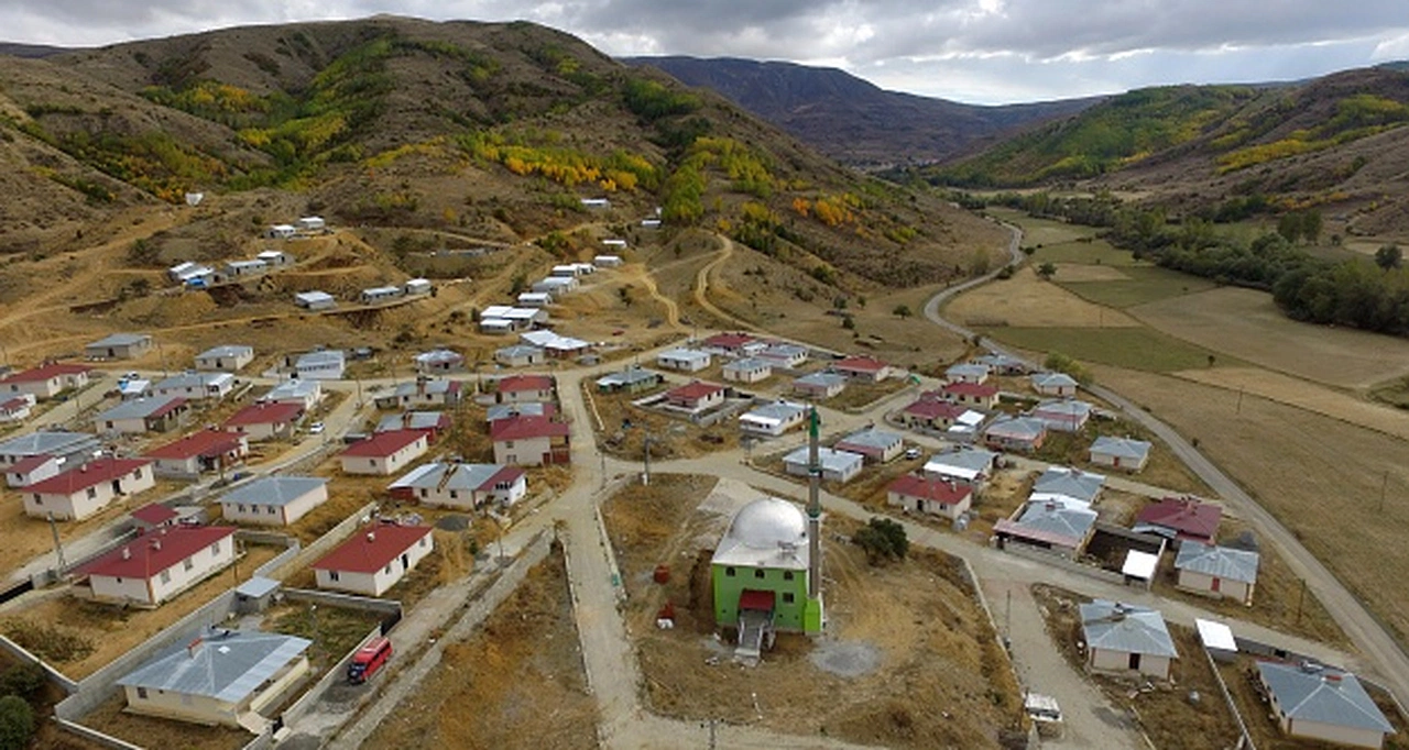 Gümüşhane’de afet riski köy naklettirdi