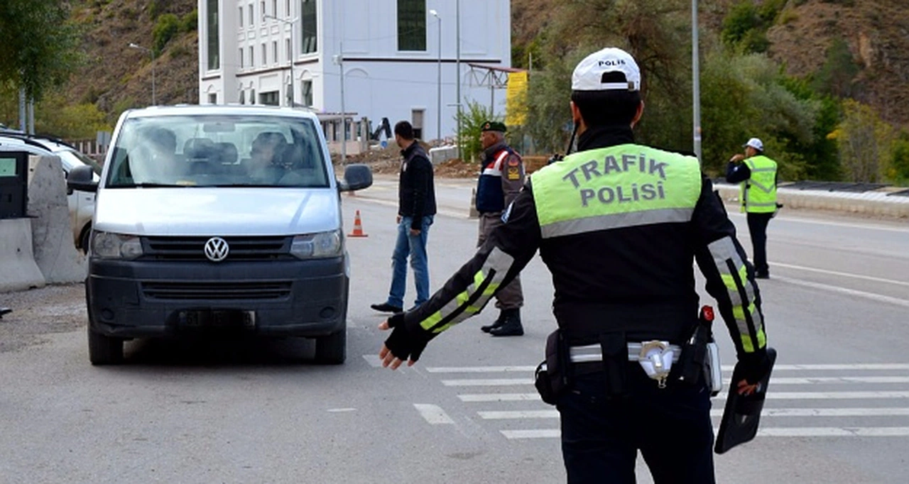 Gümüşhane’de trafik denetimleri devam ediyor