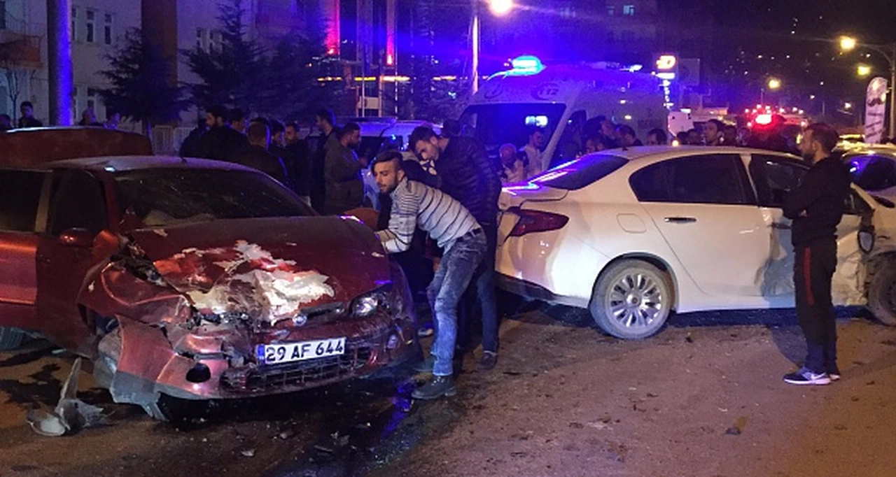 Gümüşhane’de zincirleme trafik kazası