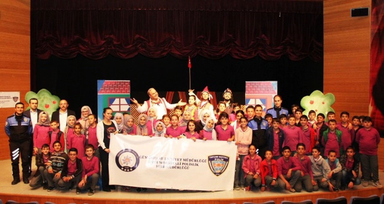 Gümüşhane’de bin 400 öğrenci tiyatro ile buluşturuldu