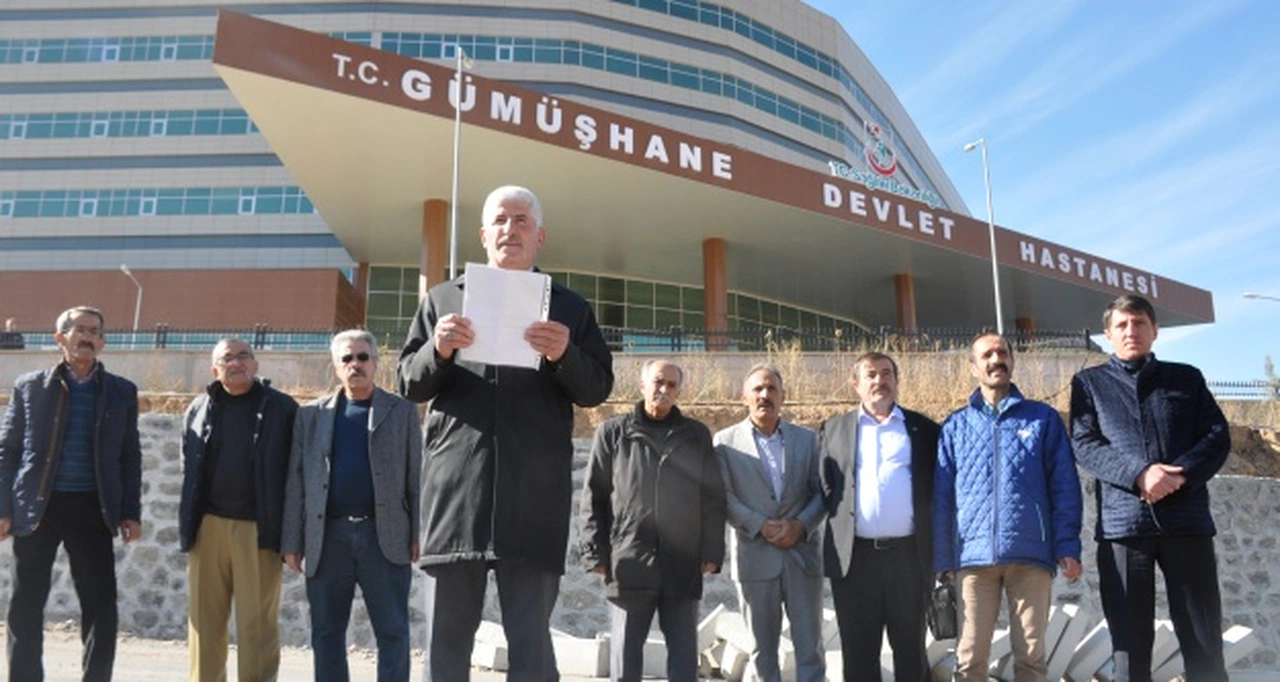 MHP yeni hastane önünde basın açıklaması yaptı