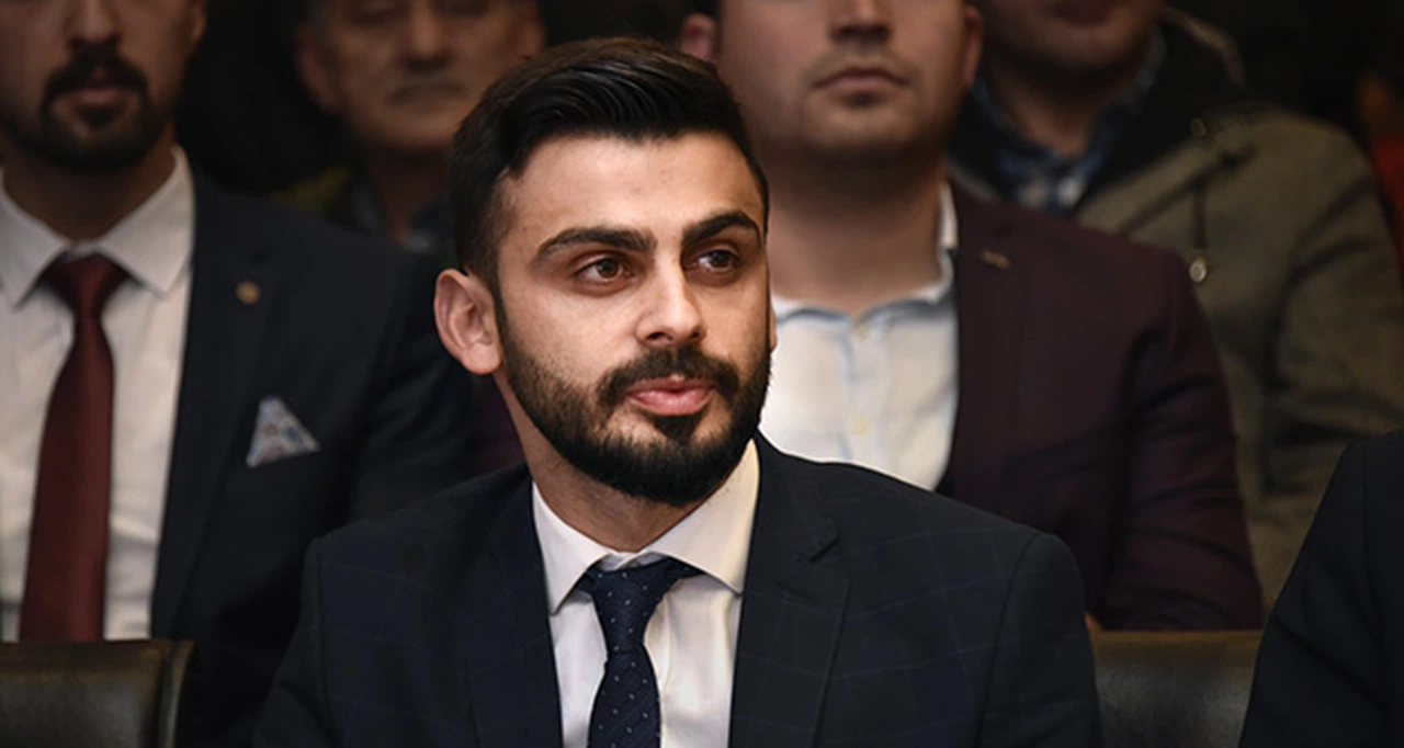 AK Parti'nin yeni gençlik kolları başkanı Elmahtı