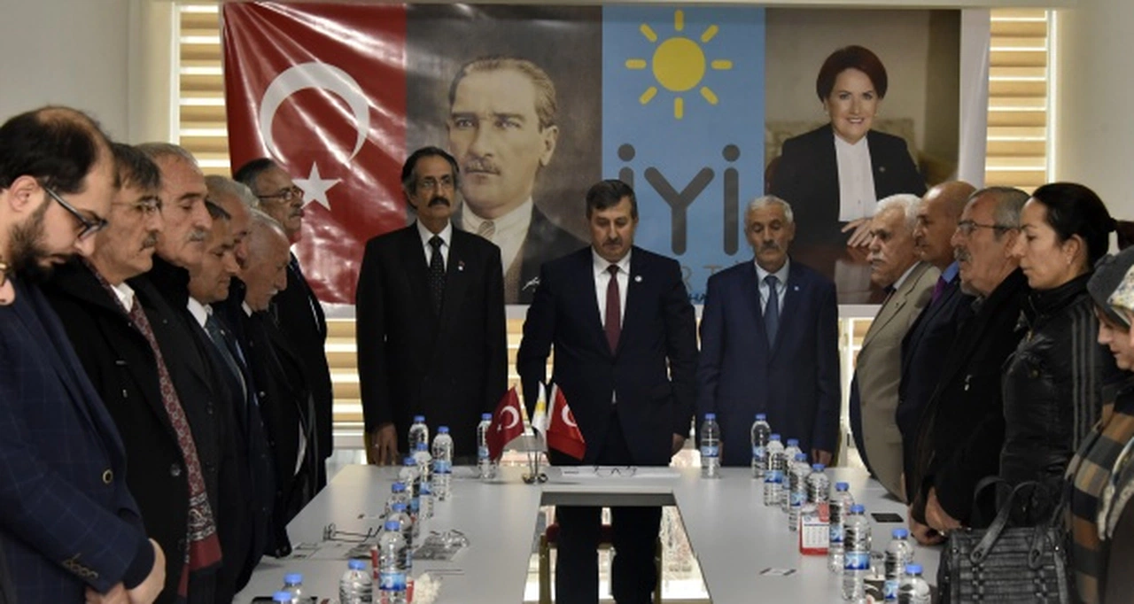 İYİ Parti ilk yönetim kurulu toplantısını yaptı, başkanlık divanını belirledi