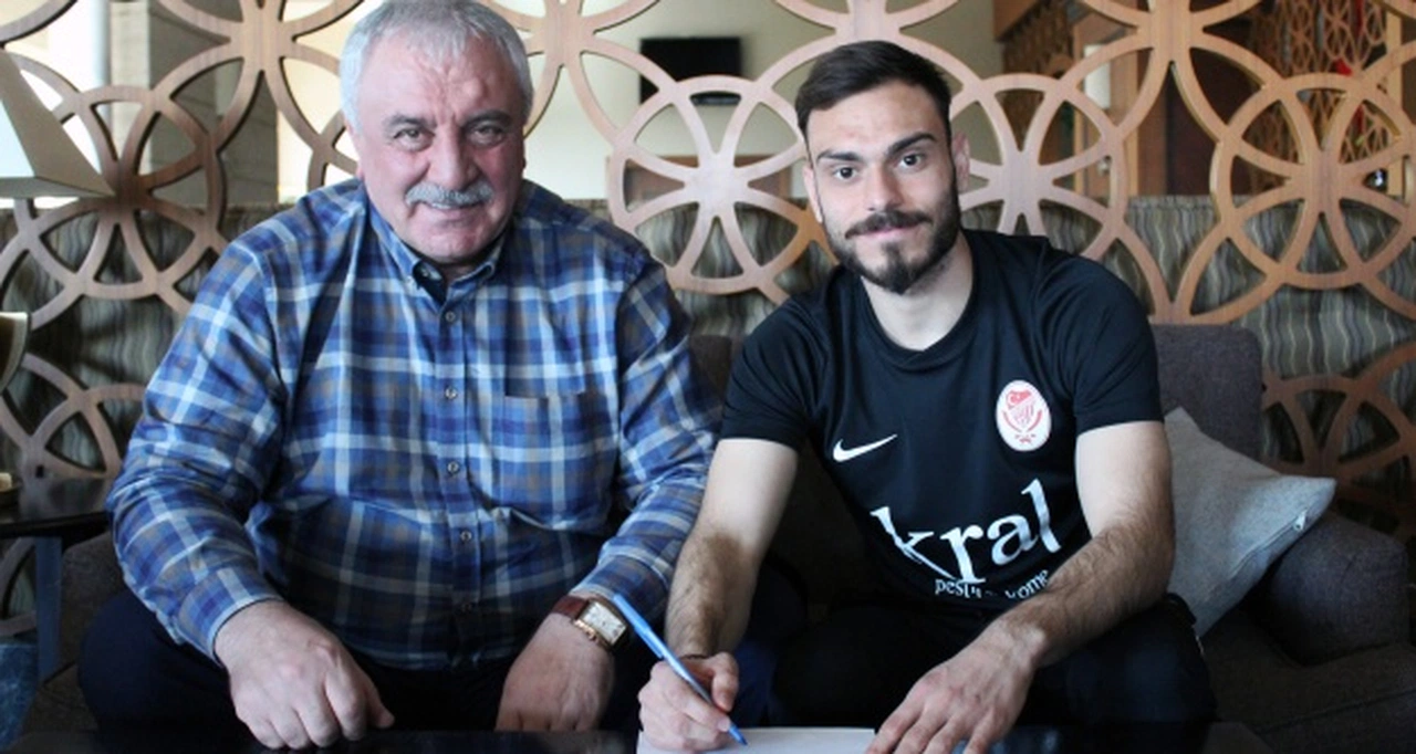 Ve Zahit Fındık yuvada