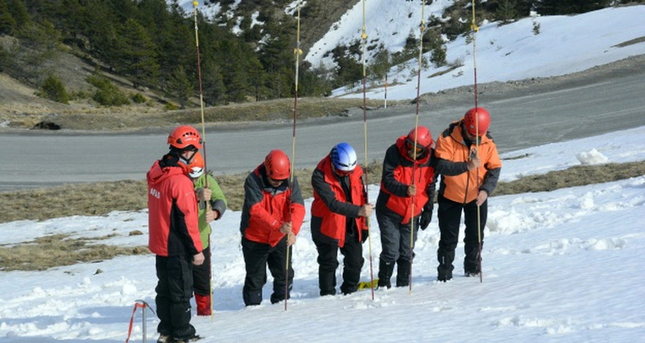 AFAD’ın eğitmen adayları Zigana’da kursa katılıyor