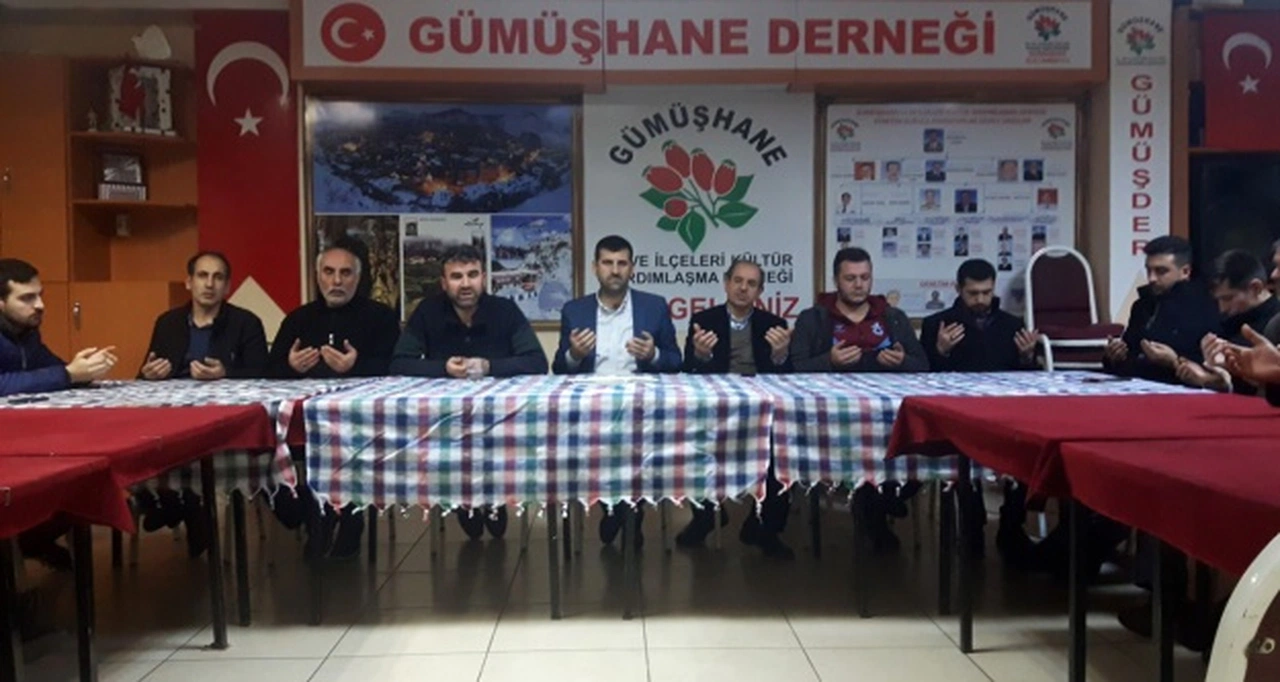 Sultanbeyli Gümüşhaneliler Derneğinde ‘Geleceğimi ve Mesleğimi Seçiyorum’ semineri 