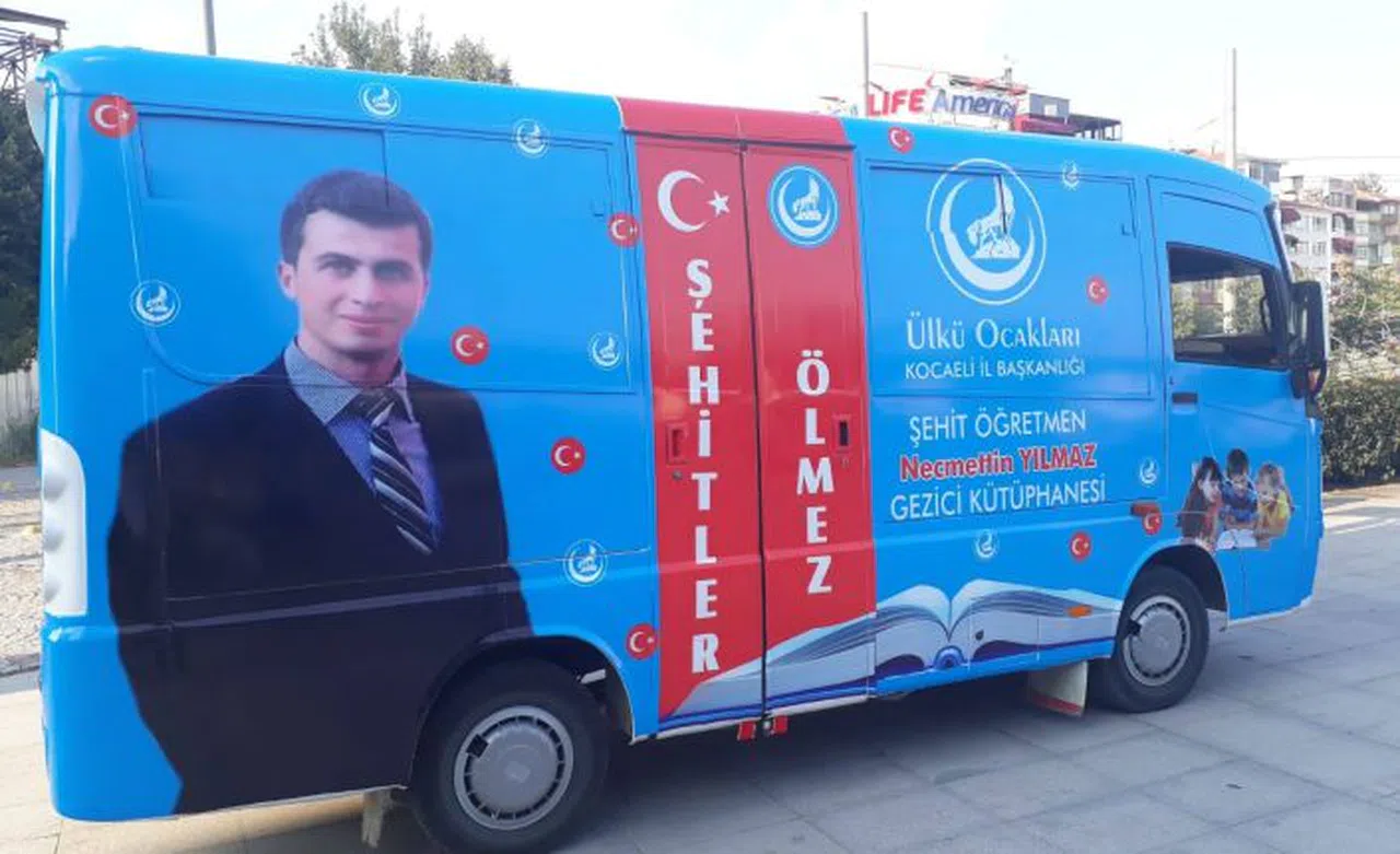 Kocaeli’de Şehit Öğretmen Necmettin Yılmaz adına gezici kütüphane