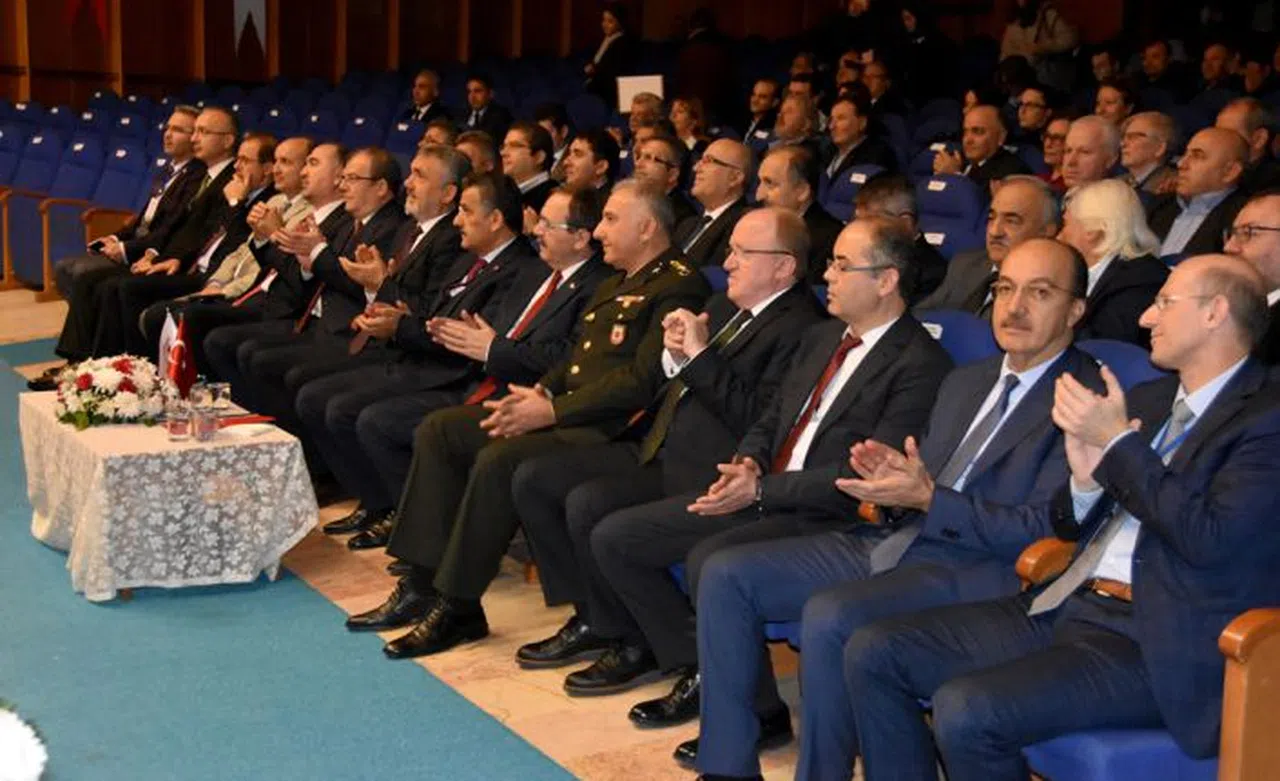 Rektör Zeybek, UNIDOKAP Karadeniz Sempozyumu’na katıldı