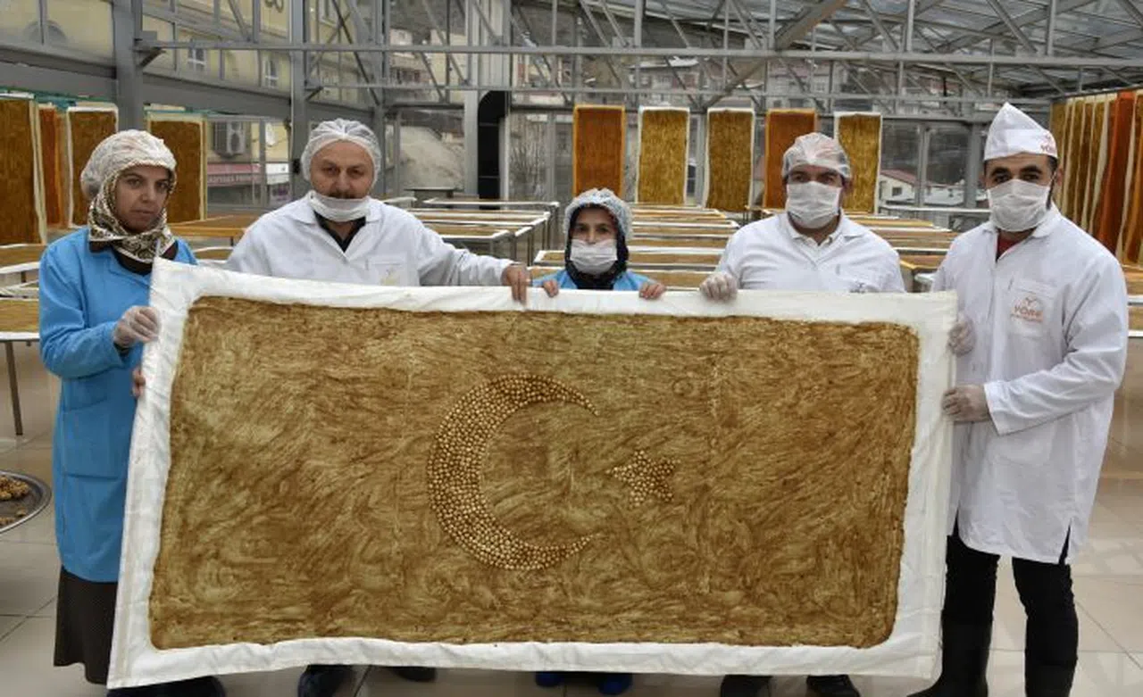 Dut'un ceviz ve fındığa olan sevdasının ürünü: Pestil ve köme