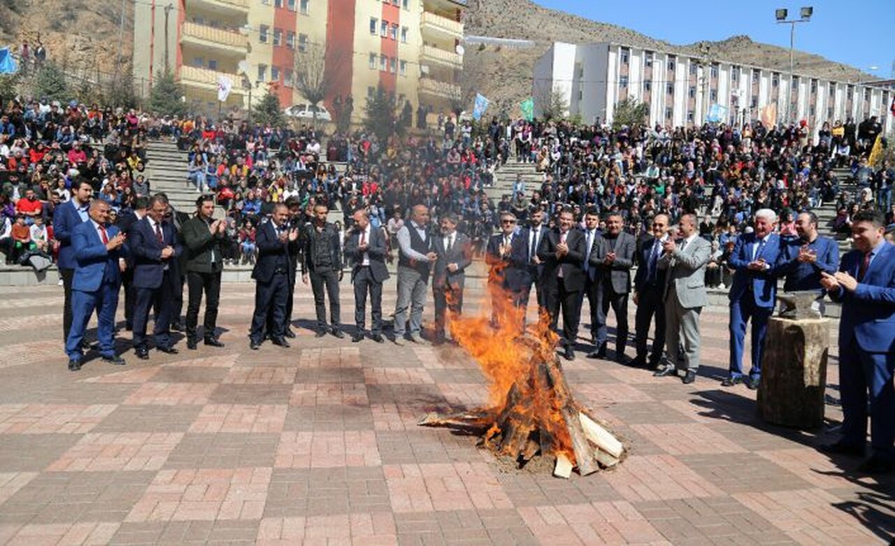 GÜ’de Nevruz Programı Coşkulu Bir Şekilde Kutlandı