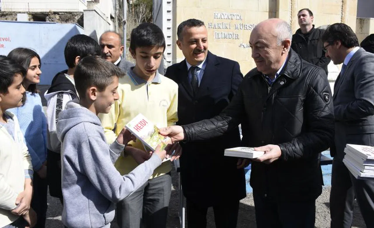 KİPTAŞ'tan Gümüşhane'ye 30 bin kitap