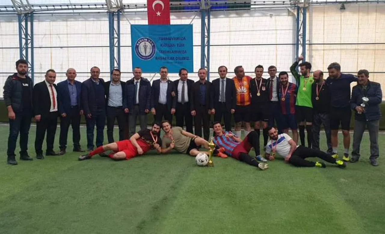 Sağlık camiasının halı saha turnuvasında şampiyon Sağlık Gücü oldu