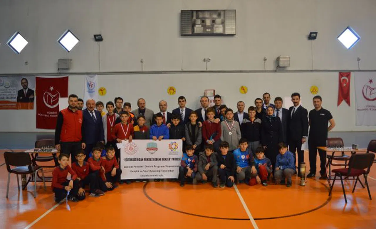 Torul’da ‘Eğitimsiz insan ruhsuz bedene benzer’ projesi başladı