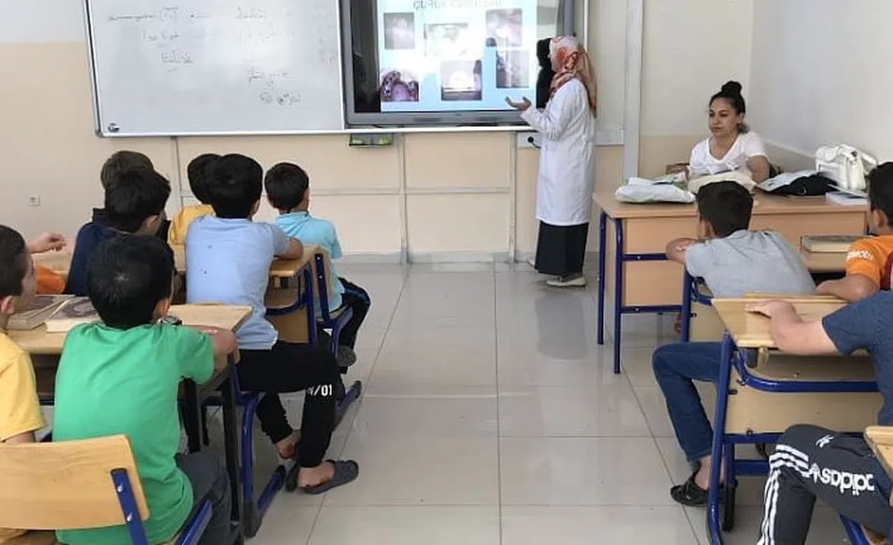 Kur’an kursu öğrencilerine sağlıklı beslenme eğitimi