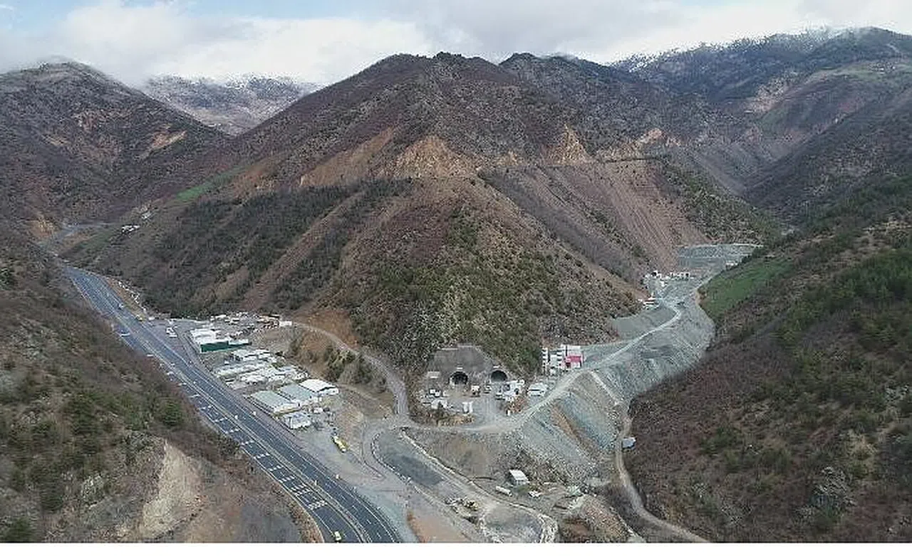 Zigana Tüneli’nde yüzde 63 seviyesine ulaşıldı  