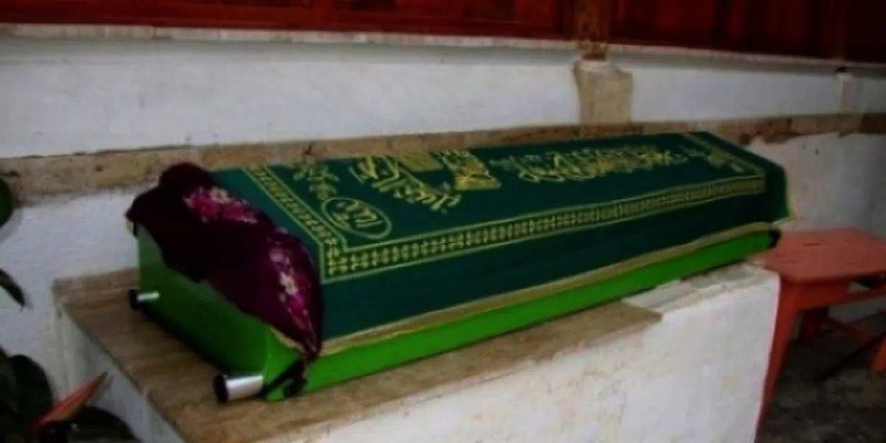 Sabire ATEŞ Hakk'ın rahmetine kavuşmuştur