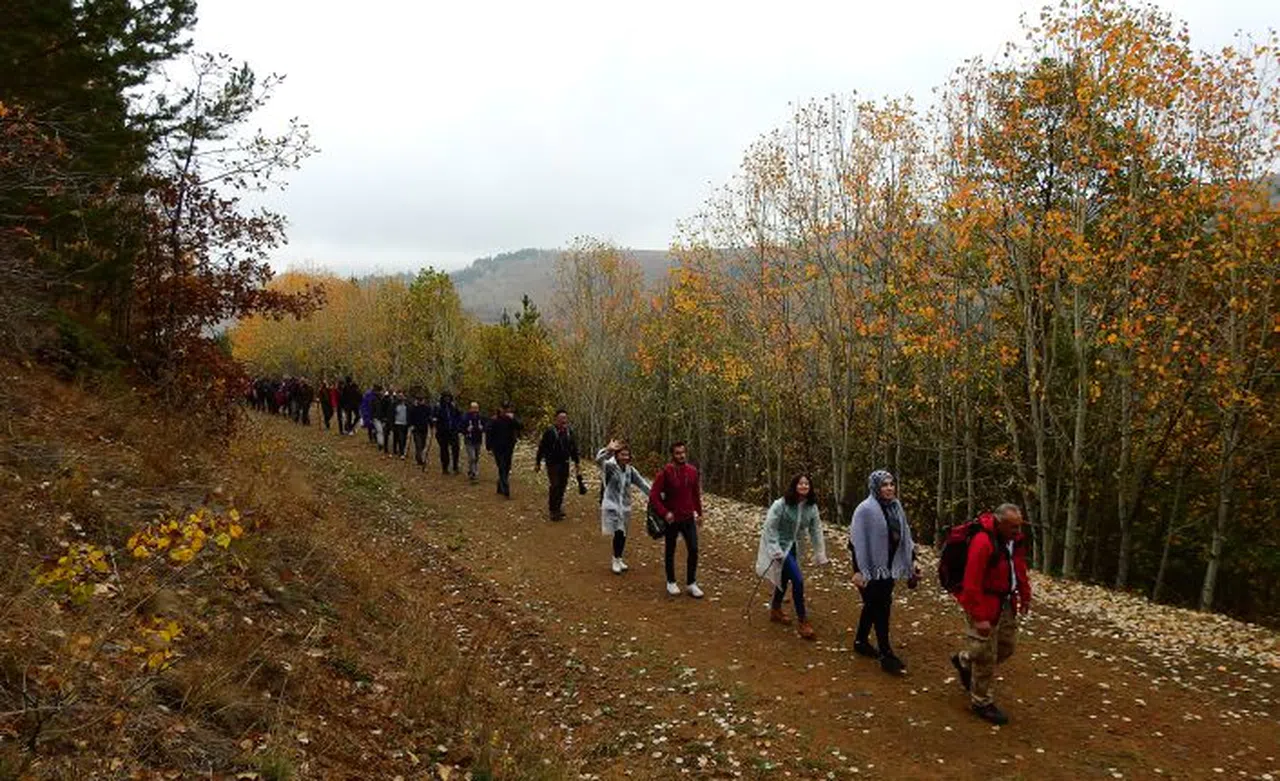 Gümüşhaneli dağcılar sonbaharın tadını çıkarmaya devam ediyor