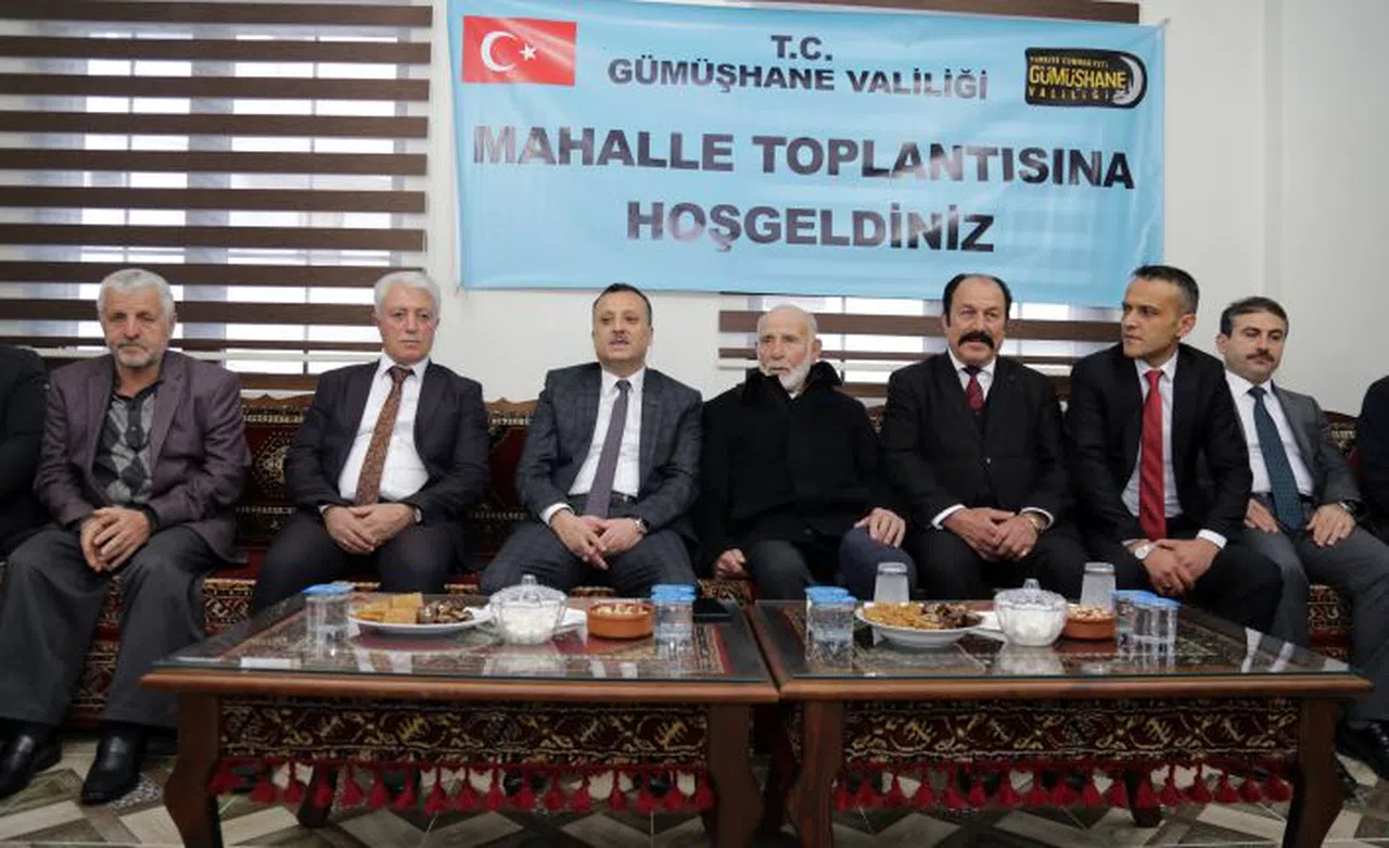 Vali Taşbilek en büyük mahallede vatandaşlarla buluştu