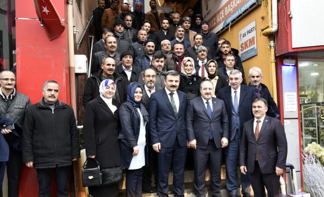 Bakan Varank AK Parti İl Başkanlığını ziyaret etti