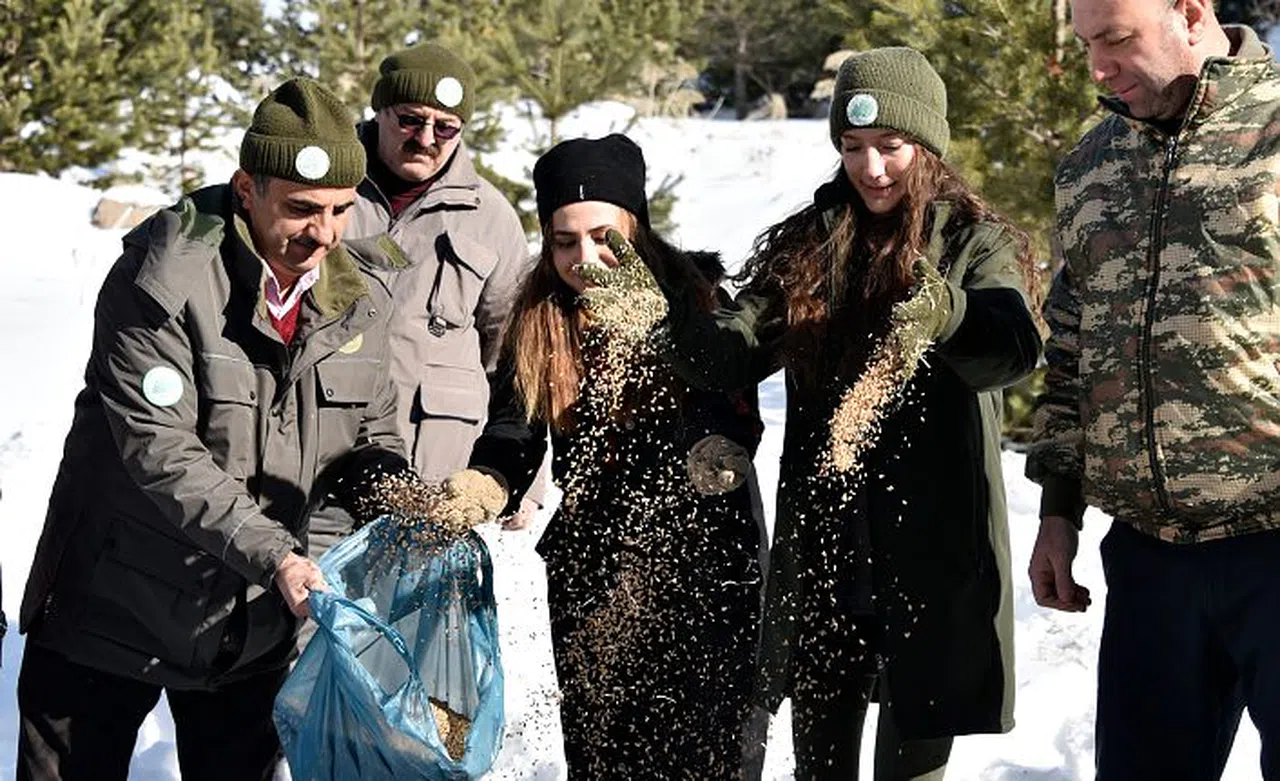 Gümüşhane’de yaban hayatına yem bırakıldı