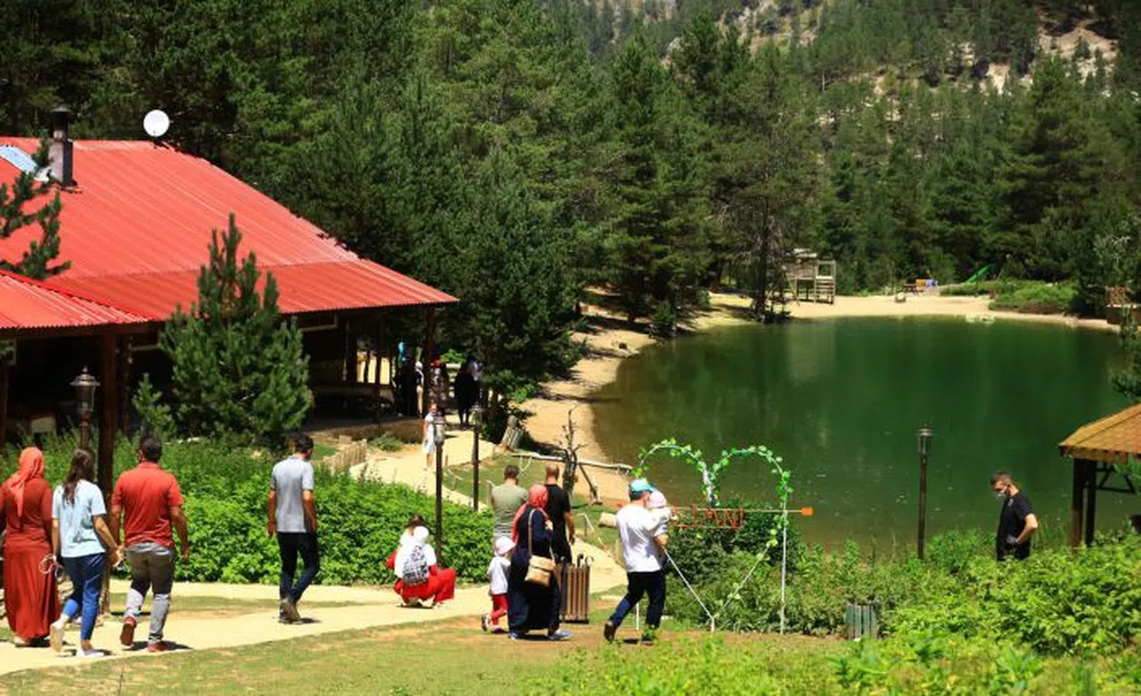 21 bin kişi ören yerlerini gezdi