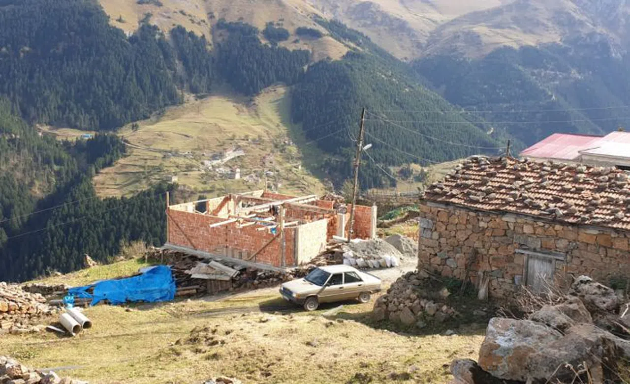 Gümüşhane’de kaçak yapılara anında müdahale ediliyor